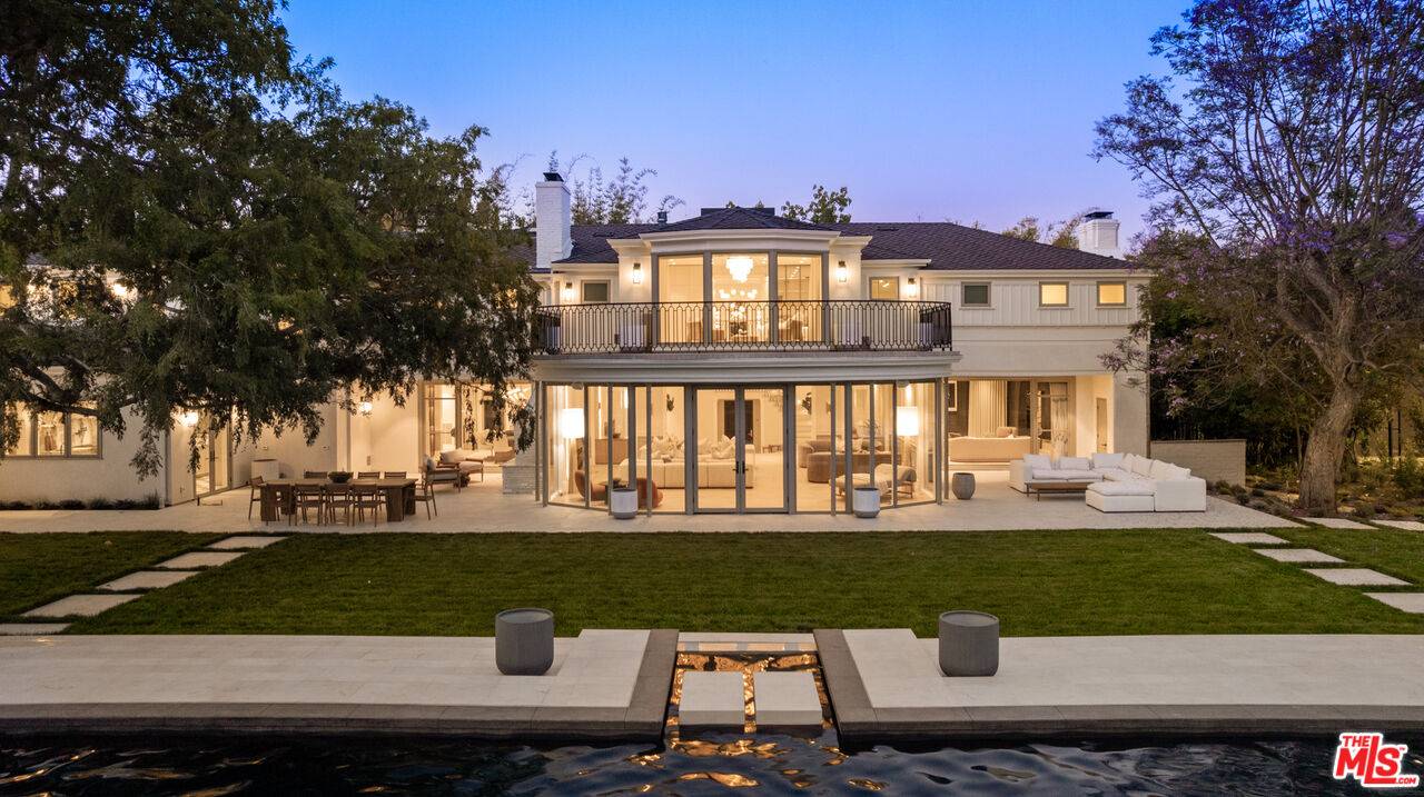 901  N Whittier Dr 7BR Beverly Hills Post Office | B.H.P.O. La
