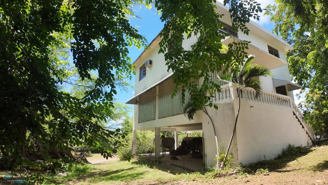 BARRIO MAGINAS, SABANA GRANDE House Sabana-Grande