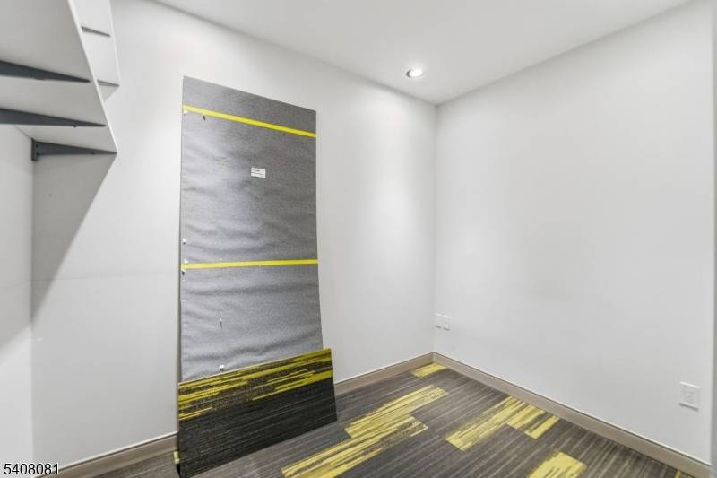 Excellent investment opportunity in the highly desirable Florham Park business district.