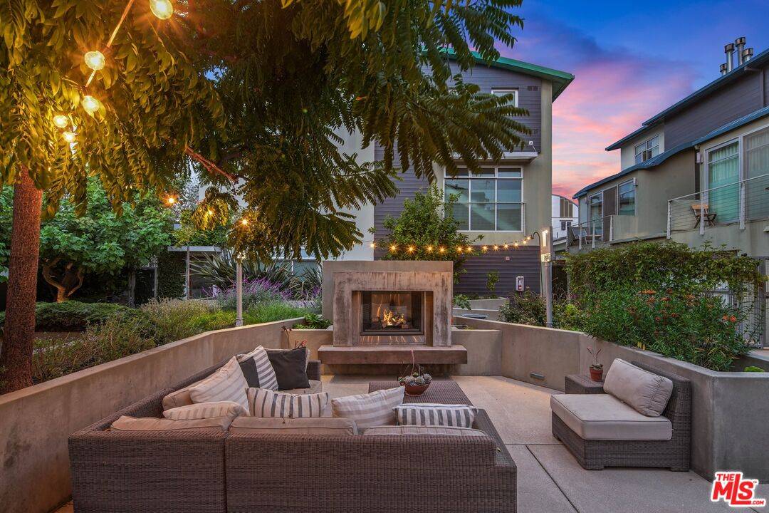 512   Brooks Ave 3BR Marina Del Rey La