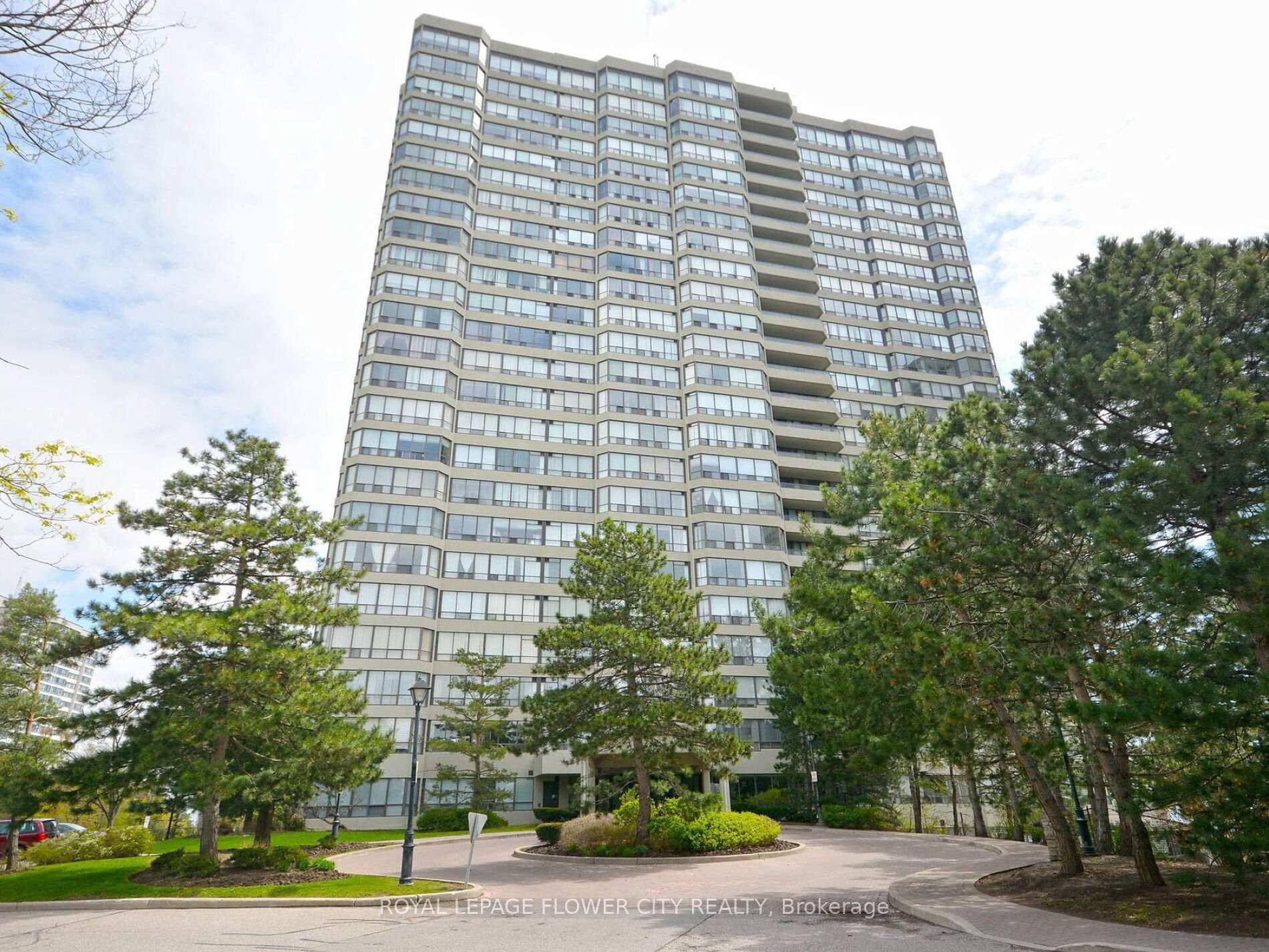 Welcome to Brampton's Premier Condo Residences !