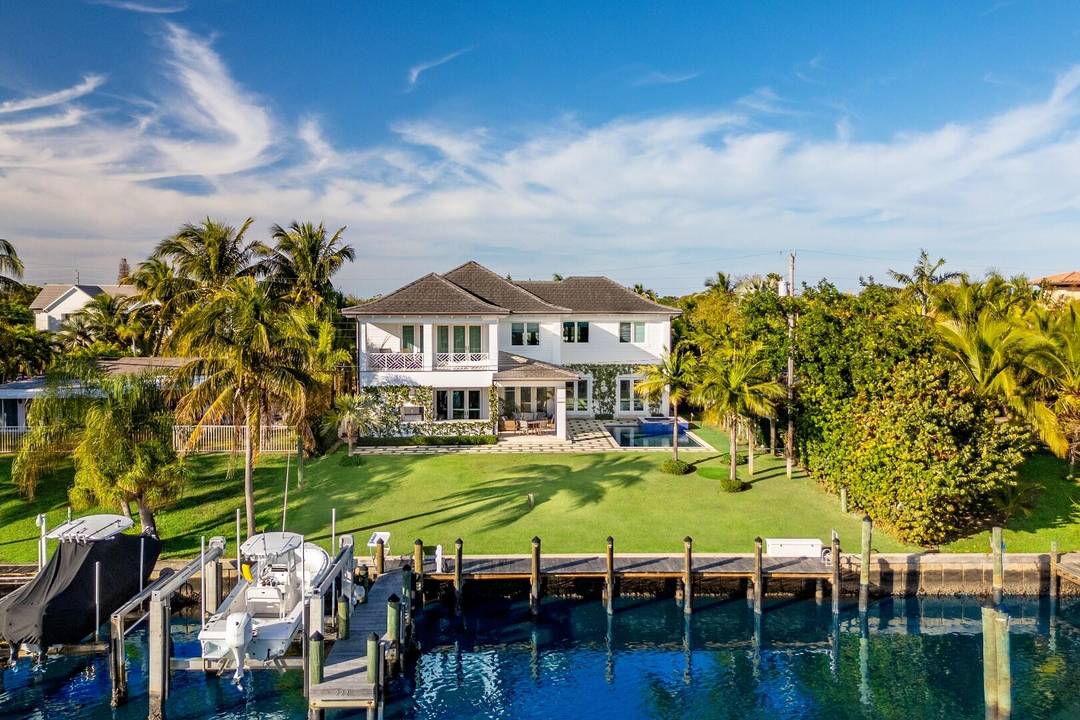 Beautiful 4BR 5BA Waterfront SoSo home built in 2015.