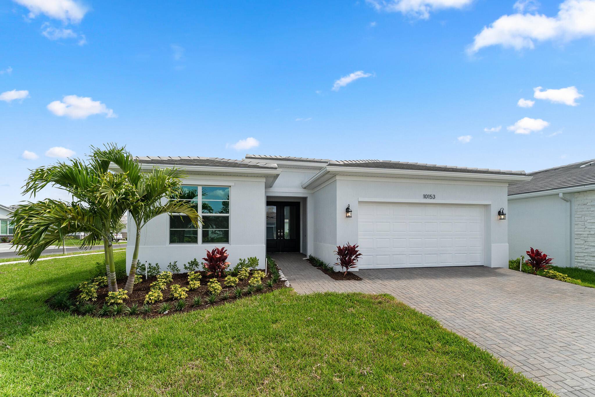 The gorgeous Clarion floorplan in Telaro's Tranquility Collection, offers 2, 351 square feet of pure livability.