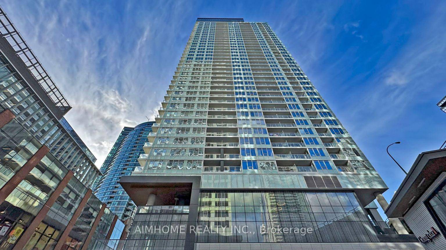 Bright amp ; Spacious 1 Bedroom Unit In The Vibrant Cityplace Community, 9 Foot Ceiling With Large Open Balcony, Breathtaking Panoramic West And Lake View, Master Bedroom With Large Picture ...