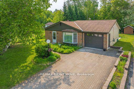 Quick closing ! Move in ready.