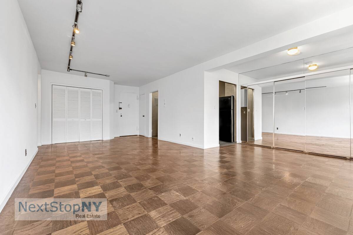 Welcome to Apartment 7G Bright, Spacious, and Full of Possibilities !