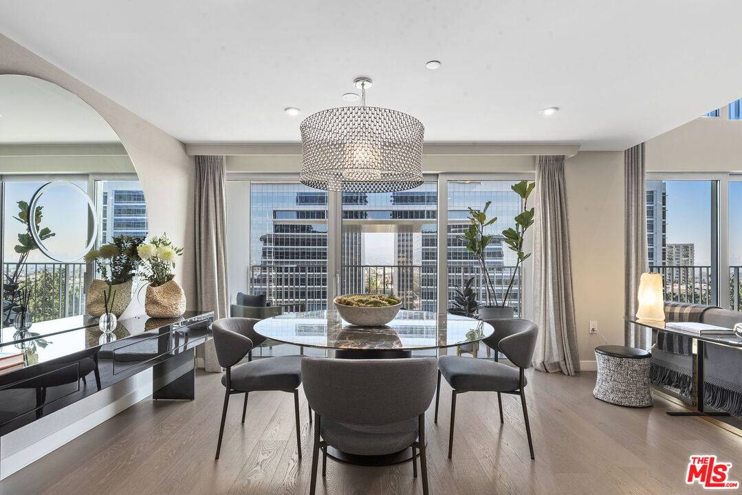 2025 Avenue Of The Stars 1BR Beverlywood La