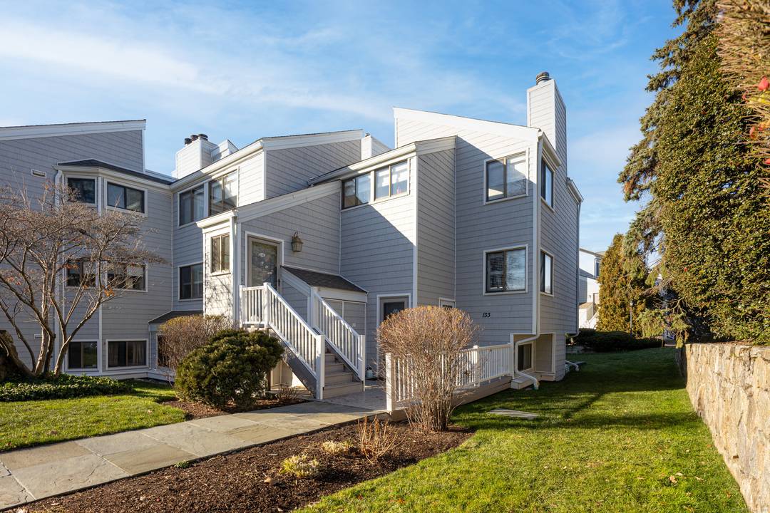 OMG ! a 3 Bedroom home in the highly coveted Rowayton Woods Association w lake views for under 800k !