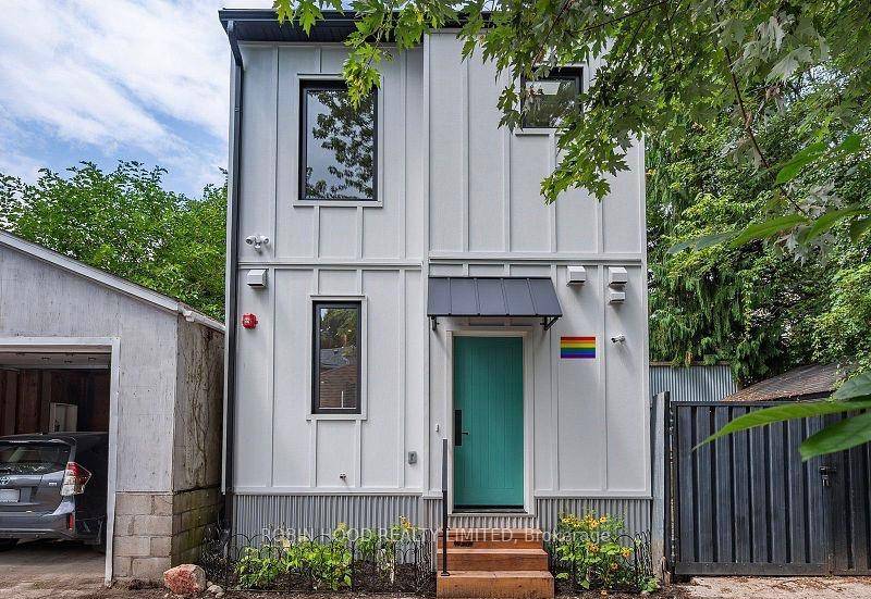 Premium 2 Bdrm, 2 Bath Newly Built in 2023 Detached Laneway Home In The Heart Of Leslieville !