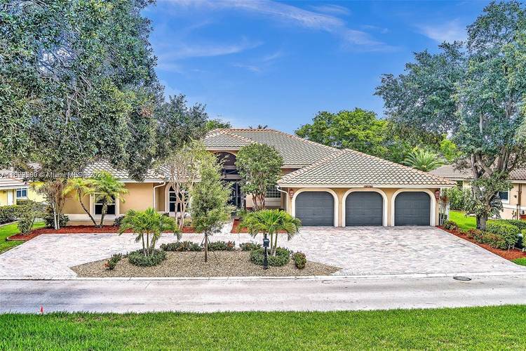INVESTOR SPECIAL IN EAGLE TRACE Priced significantly below market for quick sale !