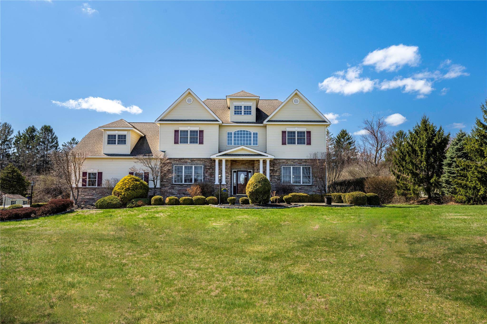 Welcome to this stunning 4 bedroom, 2.