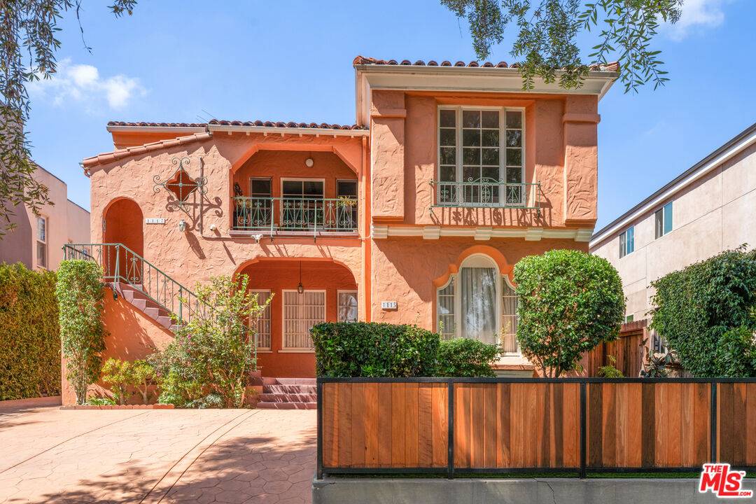 1115  S La Peer Dr 4BR Beverlywood La