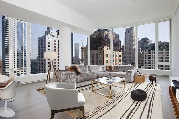 Stunning 1, 642sq ft sky high 2 bedroom, 2.