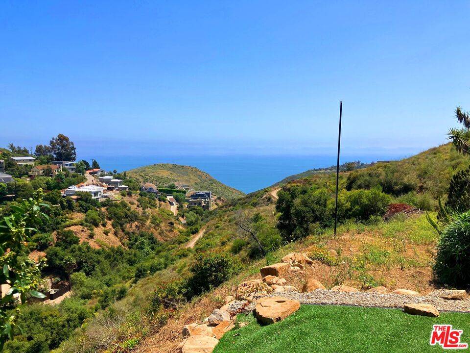 2828   McAlpine Dr Malibu La