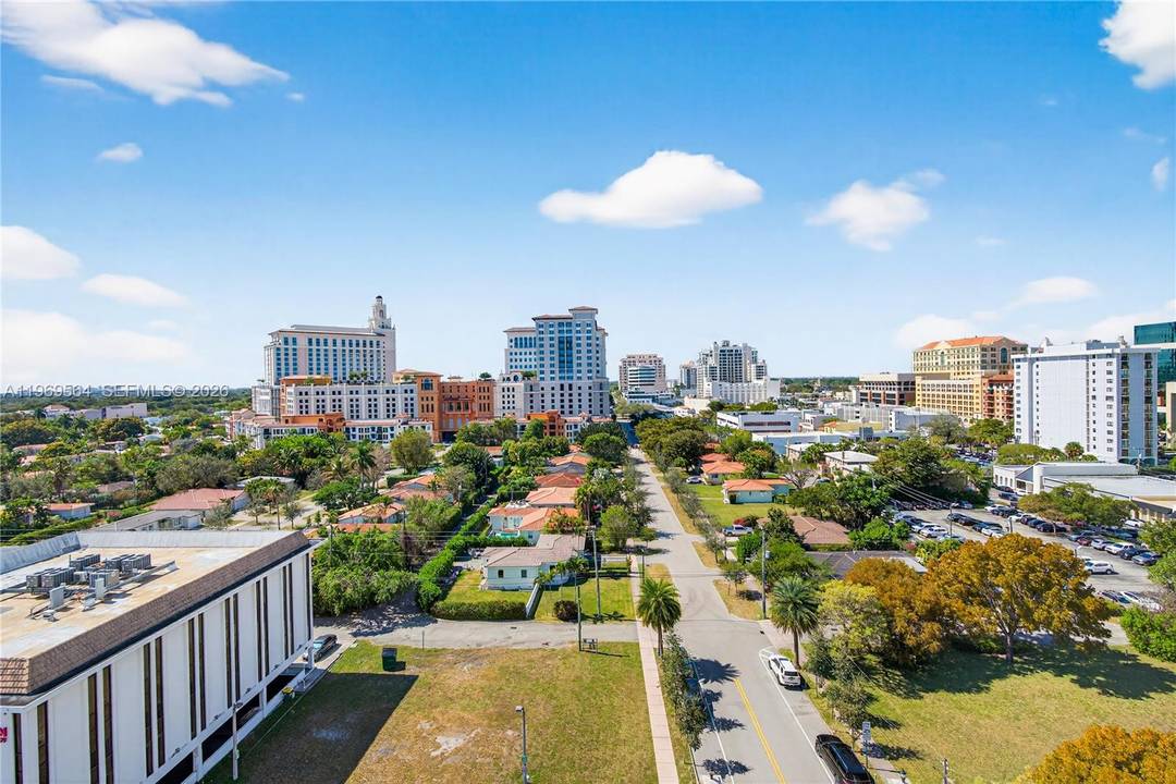 2 bedroom, 2 bath condo in a prime urban location just across from Coral Gables, offering fantastic open views and an unusually private feel.