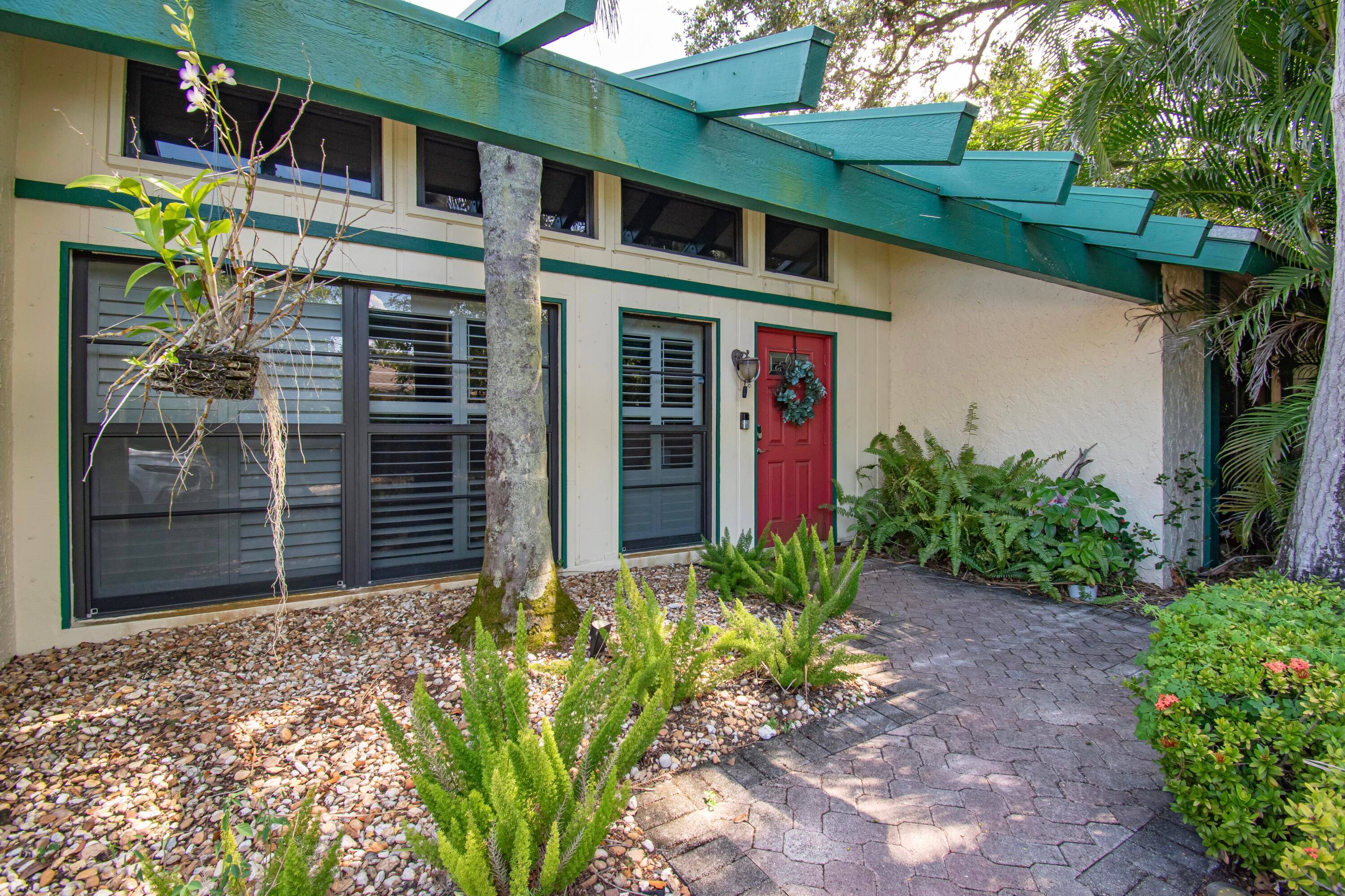 WELCOME TO THE DREAM HOUSE NO HOA FEES !