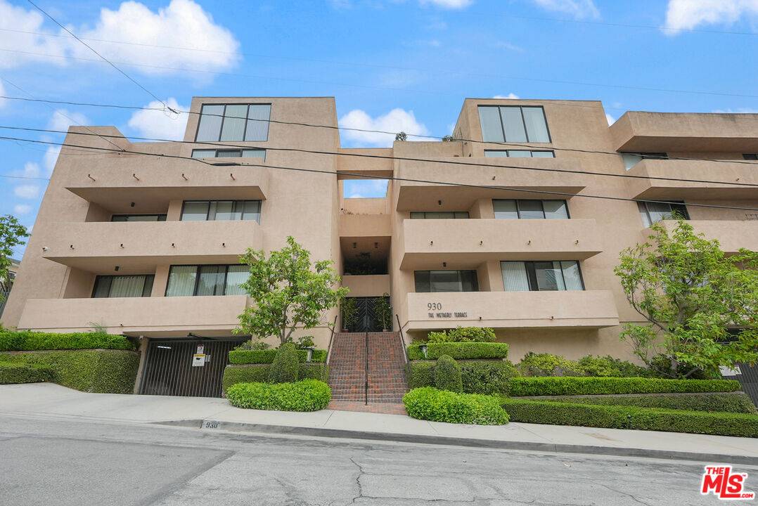 930 N Wetherly Dr 2.0 Sunset Strip LA