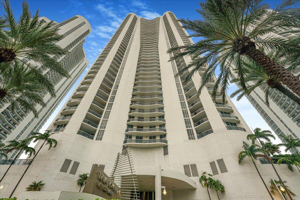Experience elevated coastal living in this 3 bed 3.