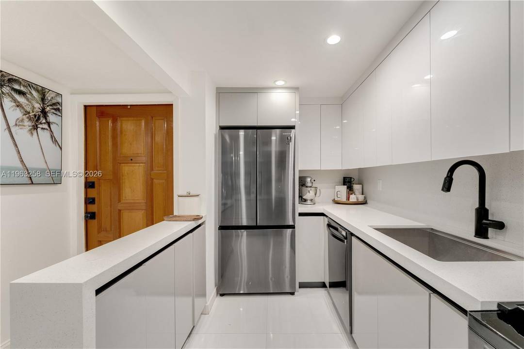 Beautifully updated 2 bedroom, 2.