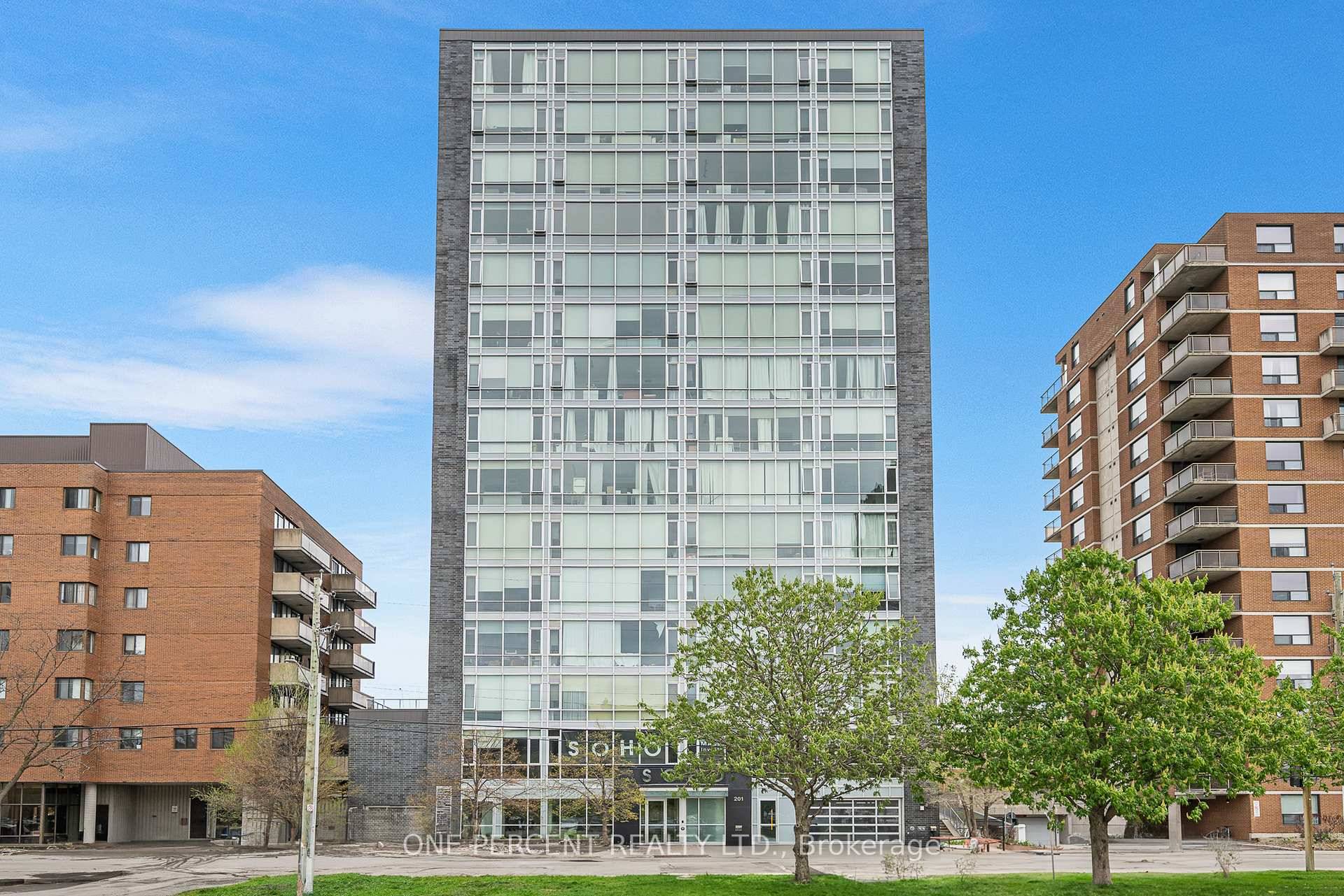 Elevate your lifestyle in this sophisticated 2 bed, 2 bath suite at Soho Parkway, where floor to ceiling windows showcase postcard views of Parliament Hill and the Ottawa River.