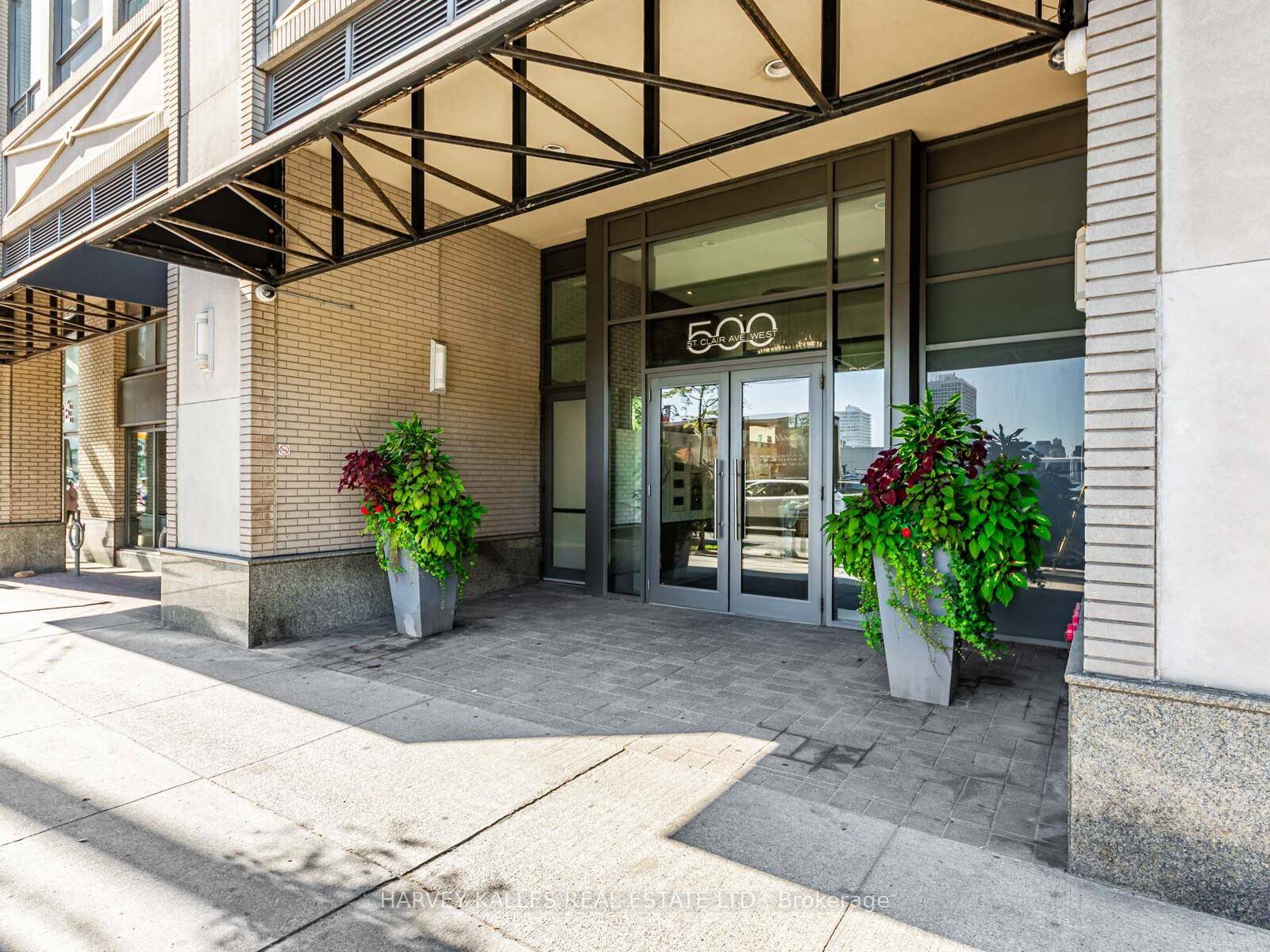 This bright and spacious corner suite features a beautifully updated modern kitchen with brand new quartz countertops, new flooring, new full size laundry machines, and a new dishwasher.