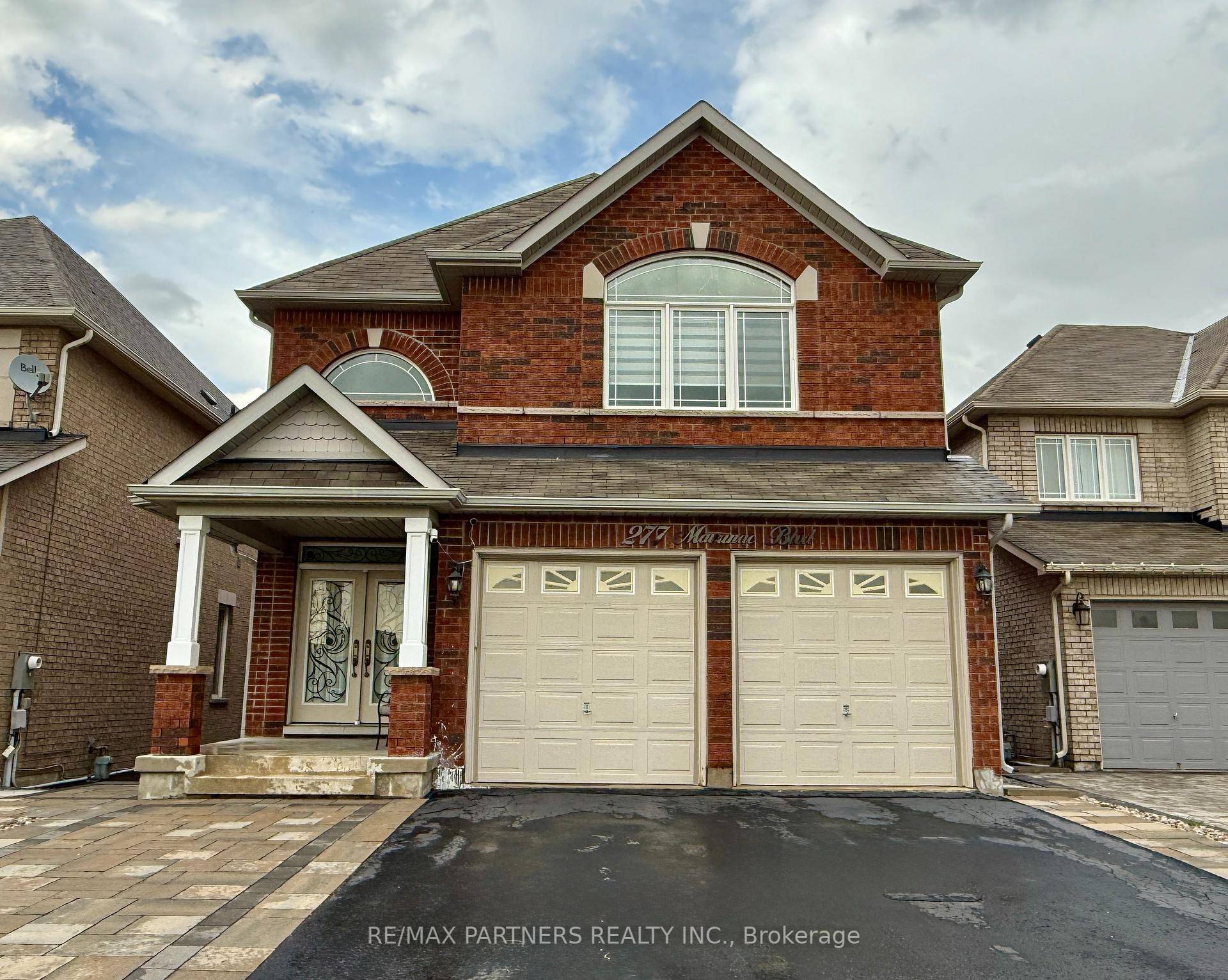 Welcome to this LUXURY Detached Home w Finish Walk Out Basement Kitchen Premium Lot Facing the Mavrinac Park Long Driveway Deep Lot 121 ft 4 12Bedroom, 4 Washroom Located in ...