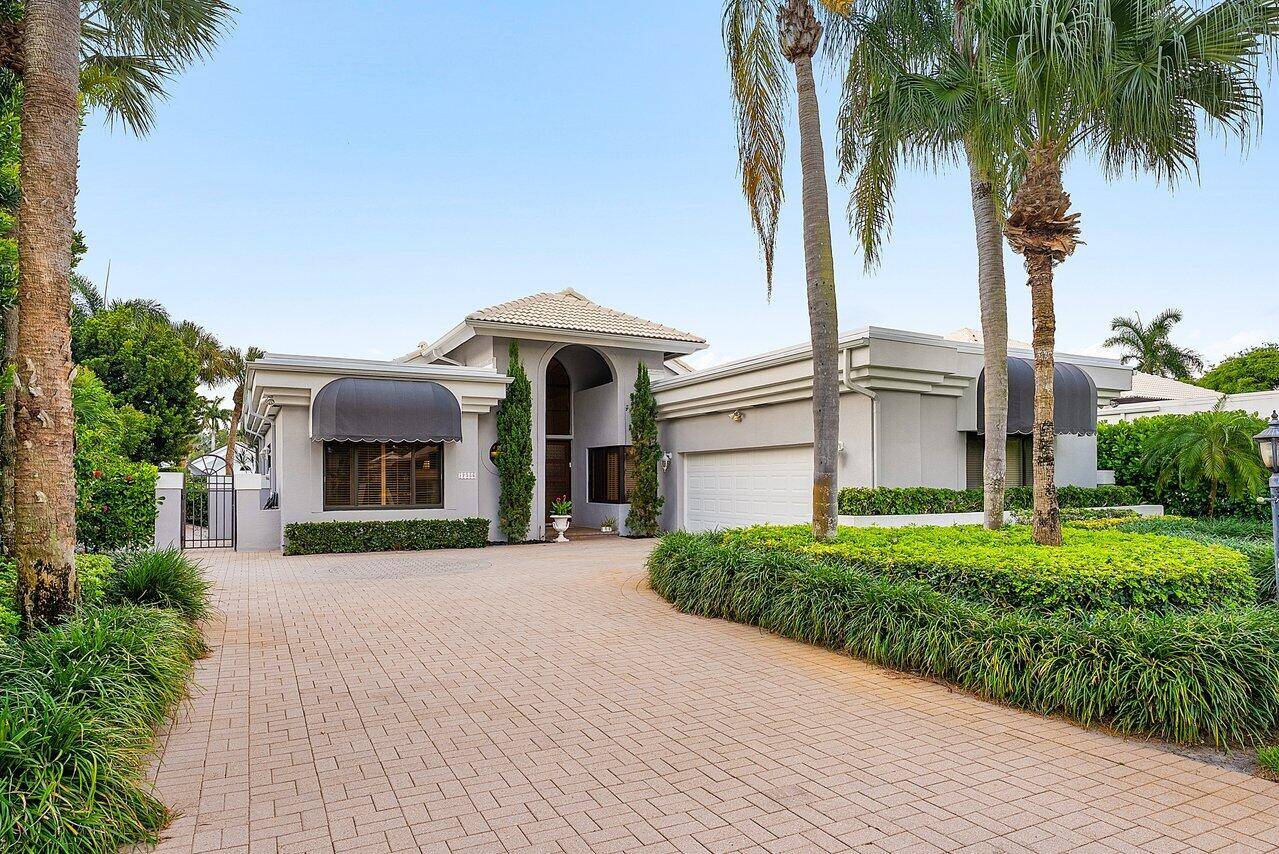 Ideally situated in the Concierge section of St.