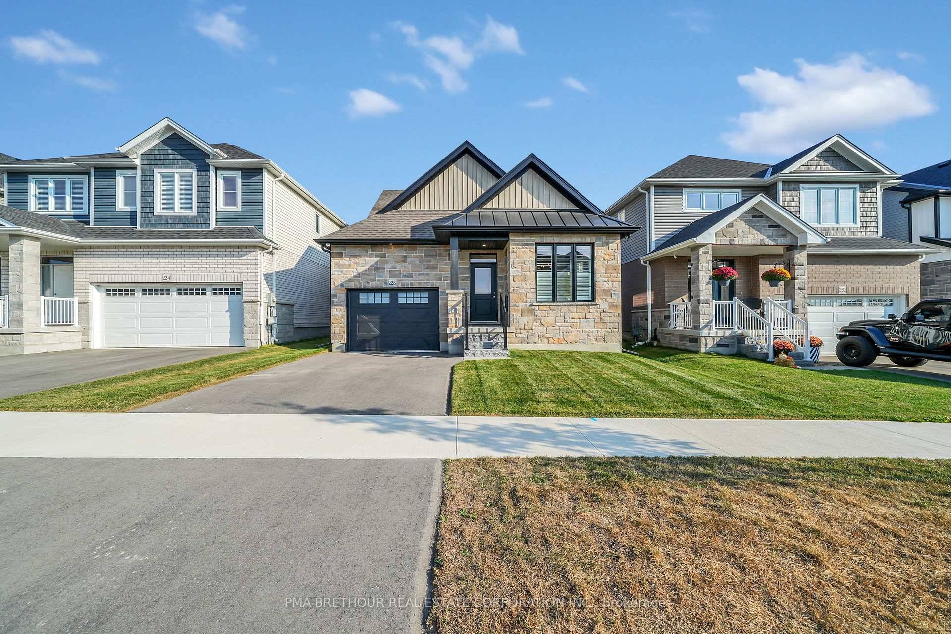 Welcome To This Stunning New Community In Elora South River.