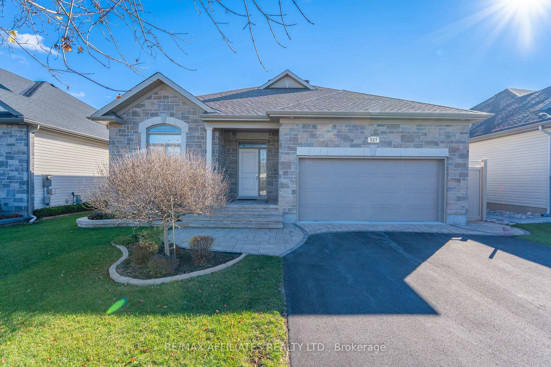 OPEN HOUSE SUNDAY MAY 25, 2025, 2PM 4PM This Quality Built EQ Home, Alexander Model Features a Unique 50 FT FRONTAGE on a Quite, Private St in a Sought after ...