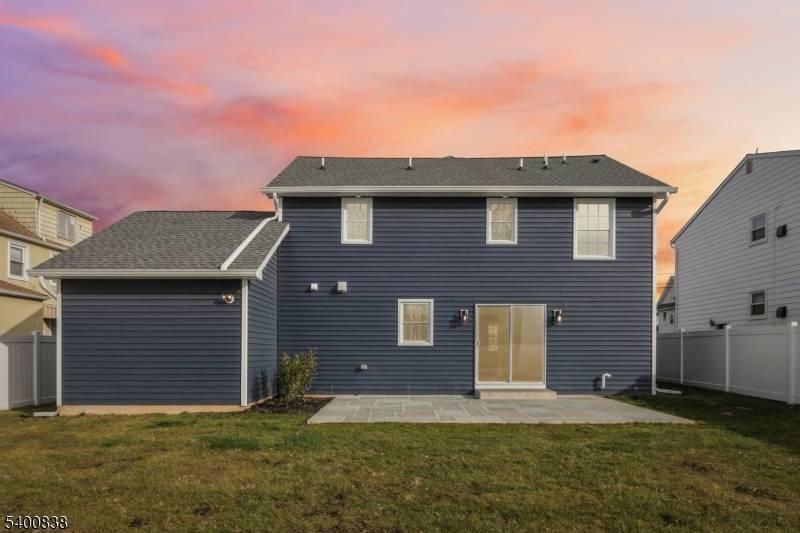 Stunning 2025 renovation and addition 4 bedroom, 2.