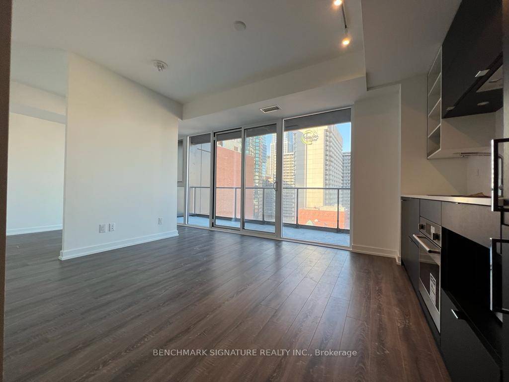 1 Bedroom Unit in a High end Condo Located in an Prime Location.
