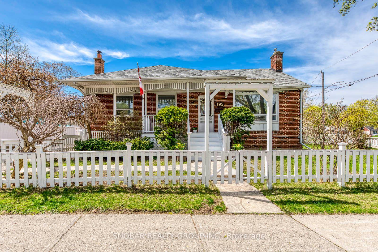 Welcome to 195 Clearbrooke Circle !