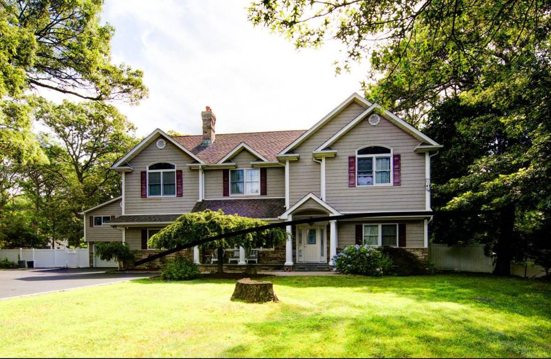 Welcome to 97 Chestnut Street, an exceptional investment opportunity in the heart of Mount Sinai.