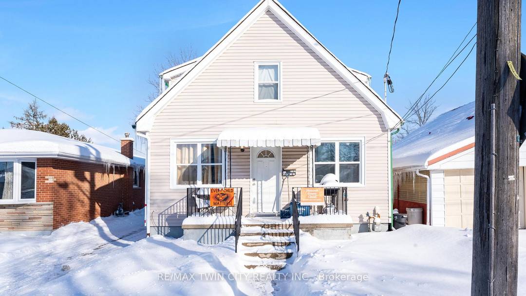 Cozy 2 Bedroom Basement Apartment in a Great Location on 356 Wellington 1, 875 all inclusive !