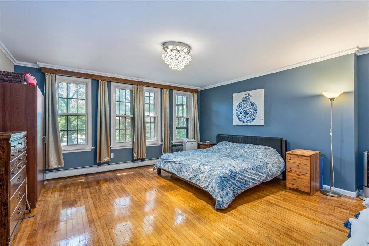 Beautifully renovated 4 bedroom, 3 bathroom townhouse in Forest Hills Gardens.