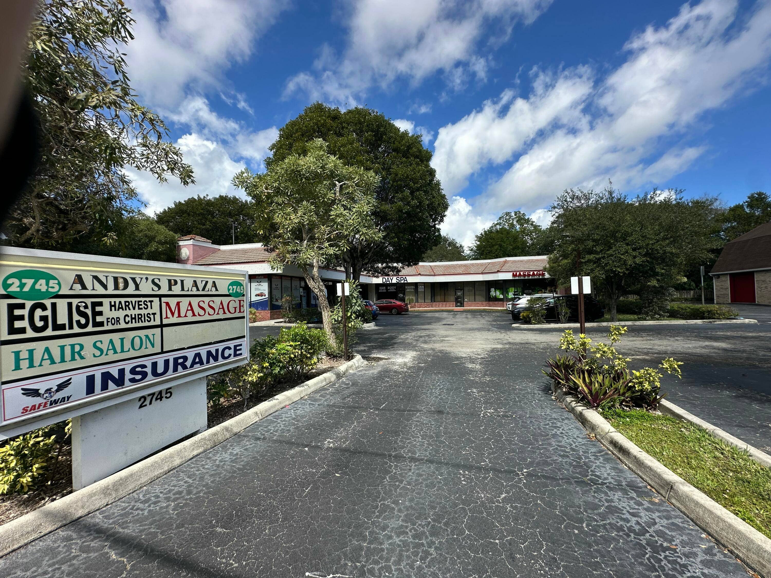 Great location, high traffic, lots of exposure for your business.