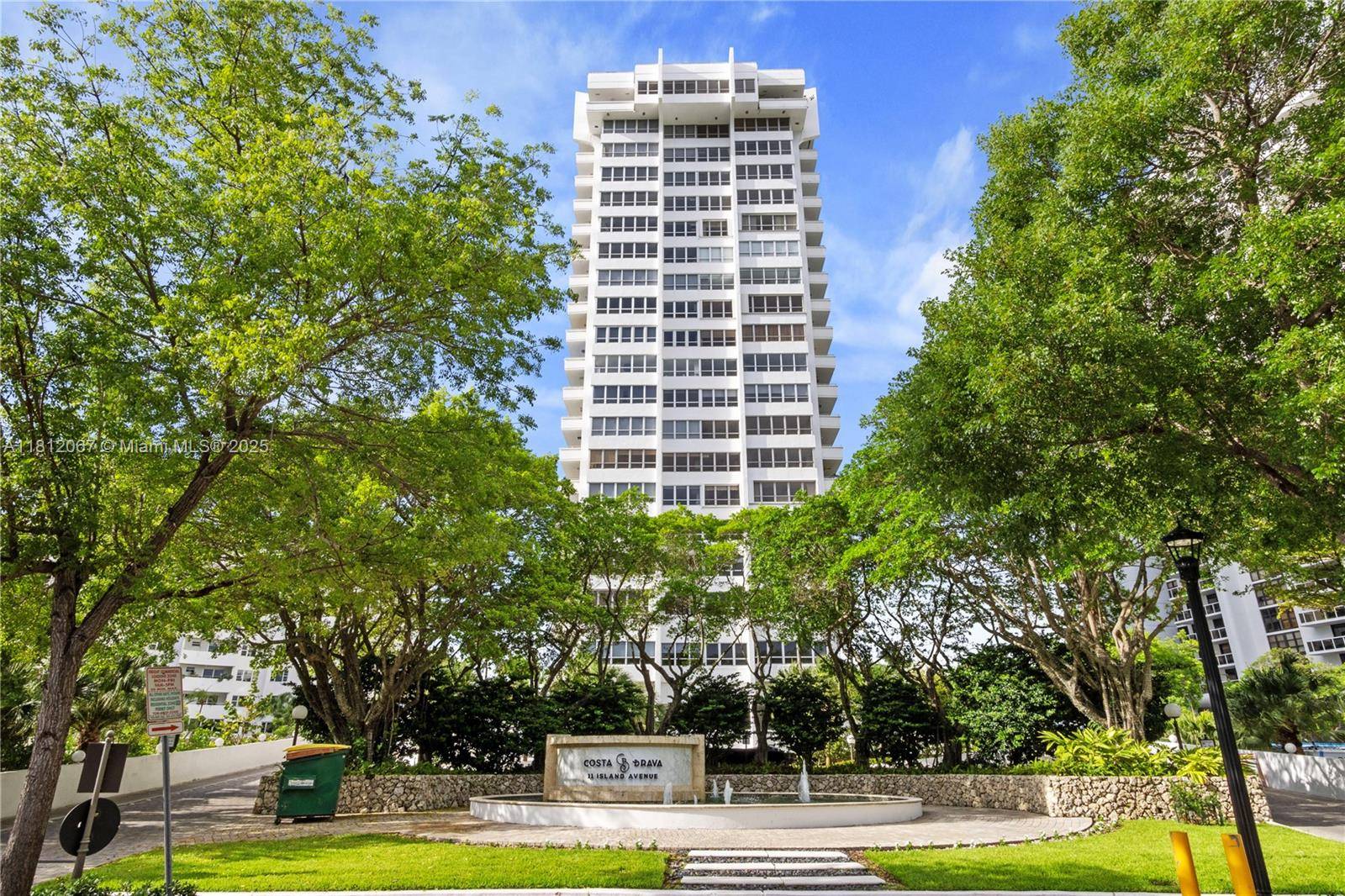 This bright amp ; spacious 14th floor, east facing, ocean, sunrise, city, Sunset Harbour, Andy Gibb Park, marina, and bay view, renovated, 2 bed 2 bath condo at the Costa ...