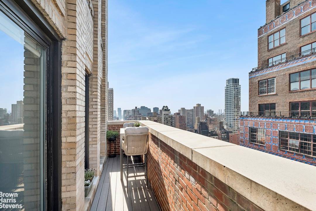 Rare High Floor Pre War One Bedroom Two Bathroom with Fireplace Boasting Terrace and Striking Views in NoMad This rarely available NoMad loft home suits the discerning eye meeting all ...