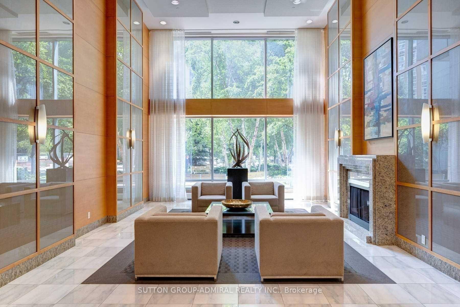 Welcome to Ultima Tower an exceptional residence in the heart of North York !