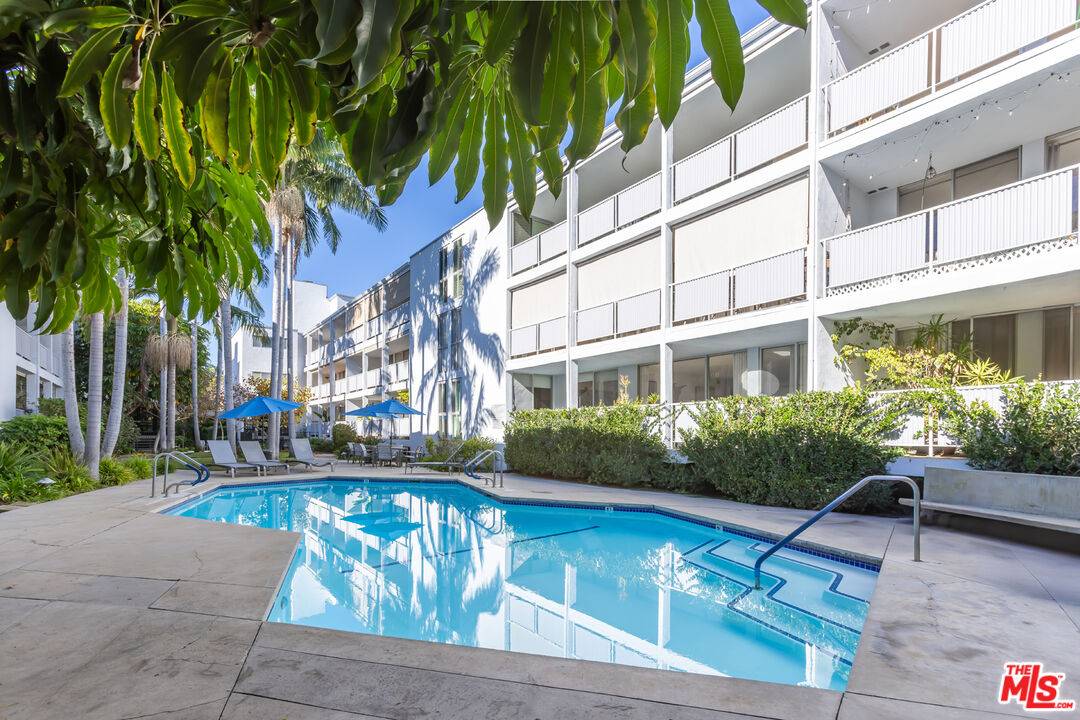 848  N Kings Rd 2BR Sunset Strip La