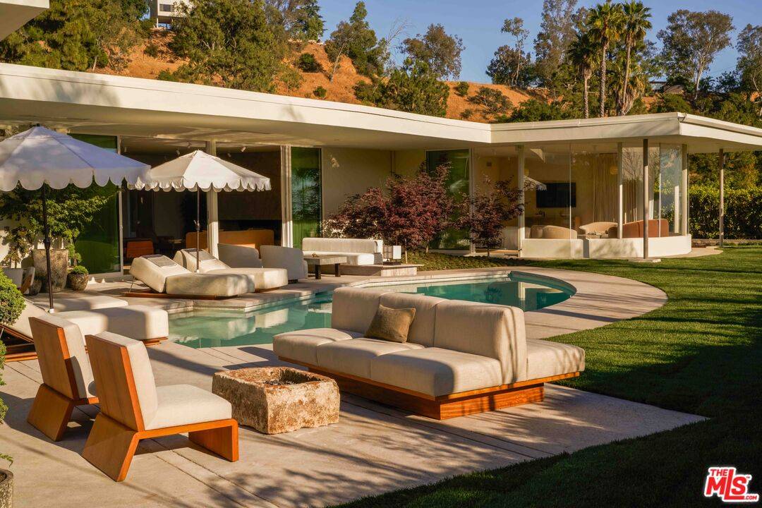 1865 Loma Vista Dr 5BR Beverly Hills Post Office | B.H.P.O. La