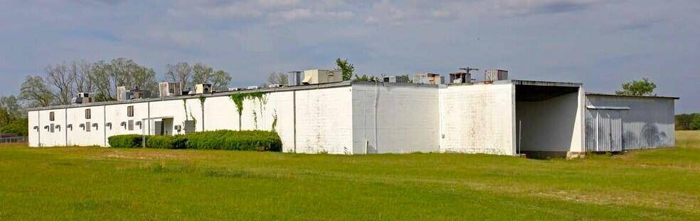 Possible Owner financing, 18, 400 sq.