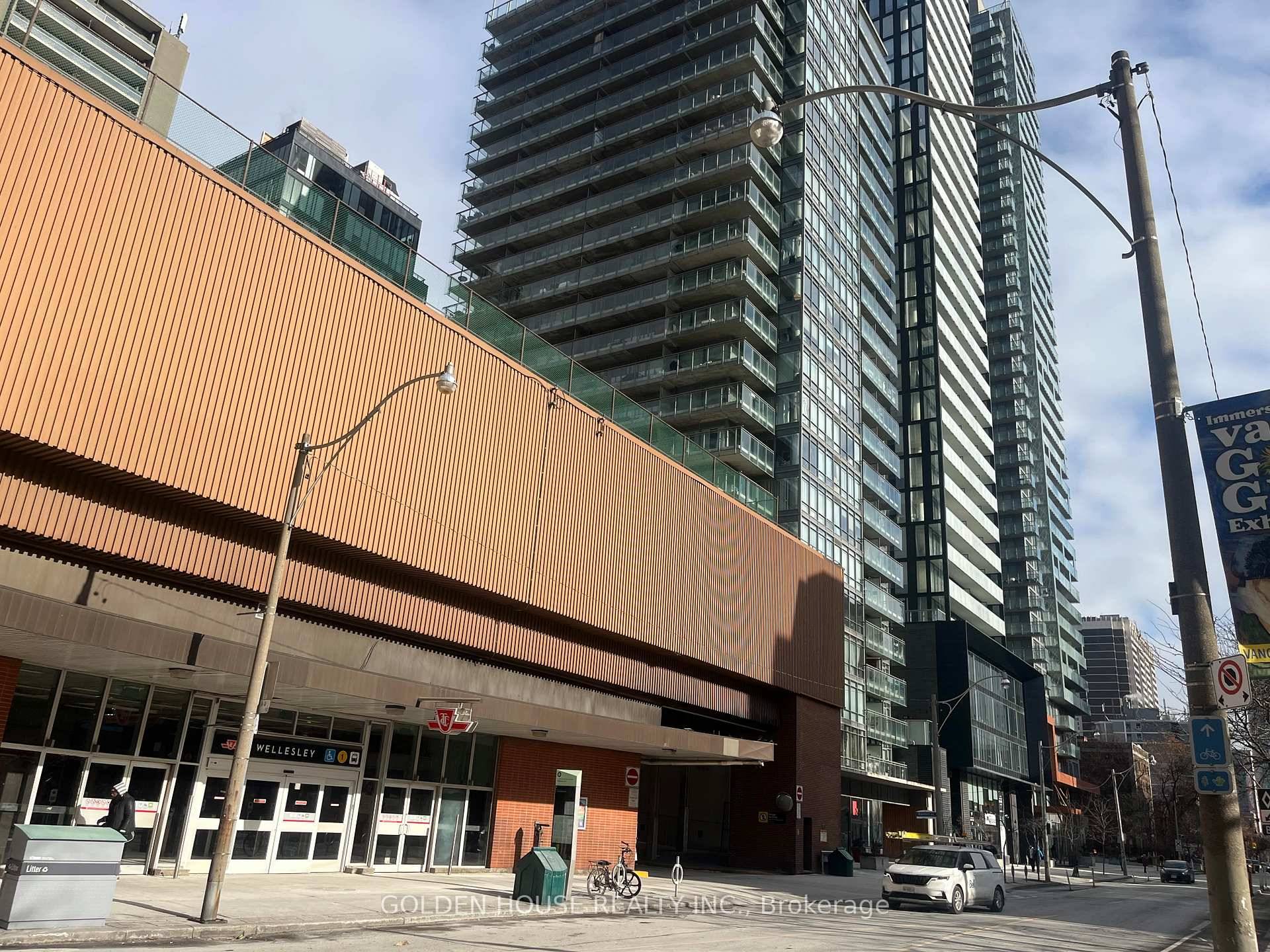 Location Next to TTC subway, Yonge Wellesley, 1 Bedroom Suite in Prime Downtown Location.