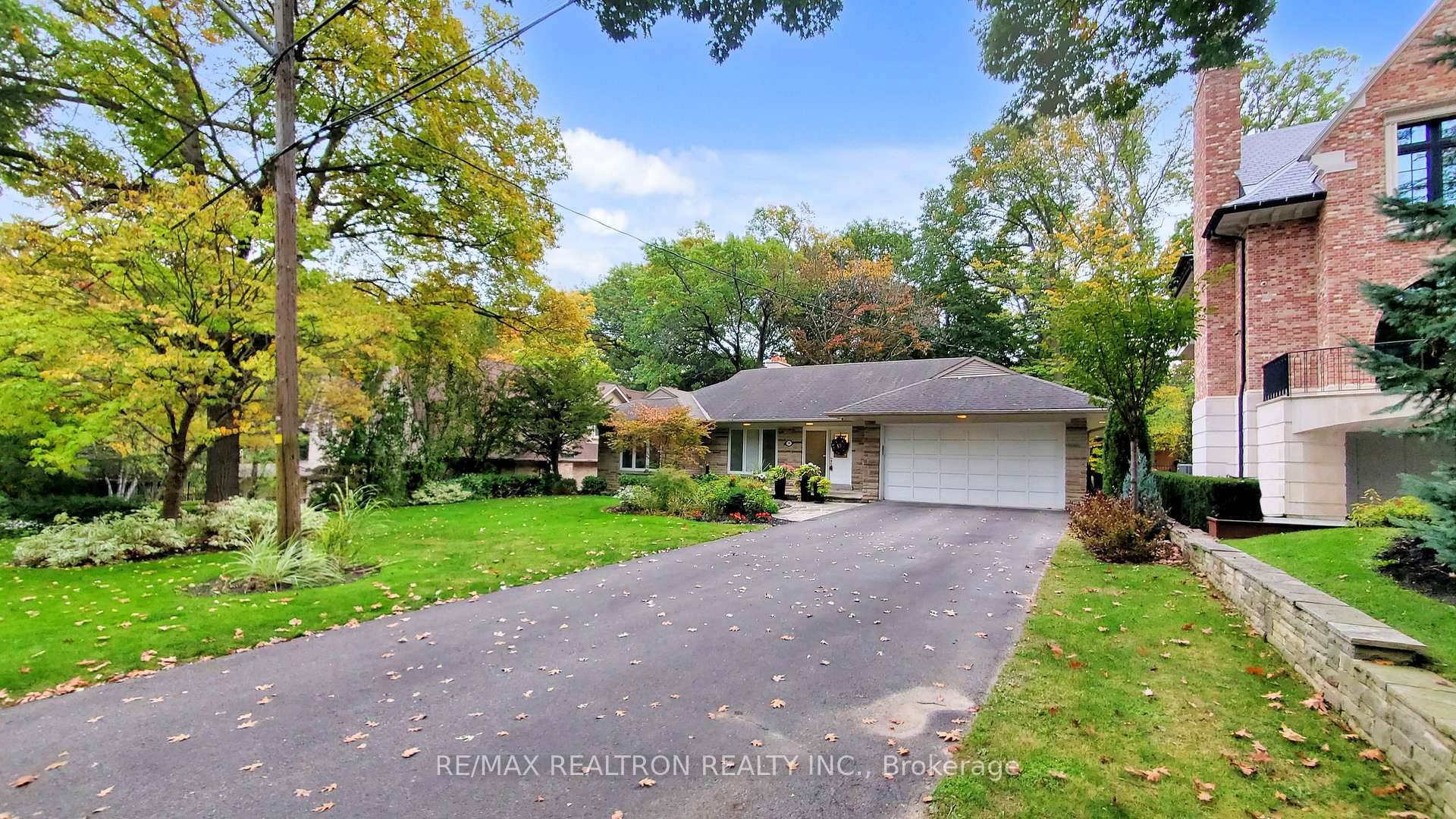 Where Luxury Meets Elegance this beautifully designed bungalow feels like a Muskoka retreat in the heart of downtown.