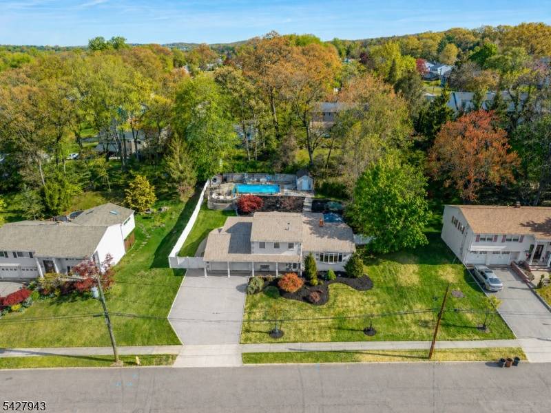 An entertainer's dream ! With impressive curb appeal and a thoughtfully designed interior, this home blends elegance and functionality with a WOW factor inside and out.