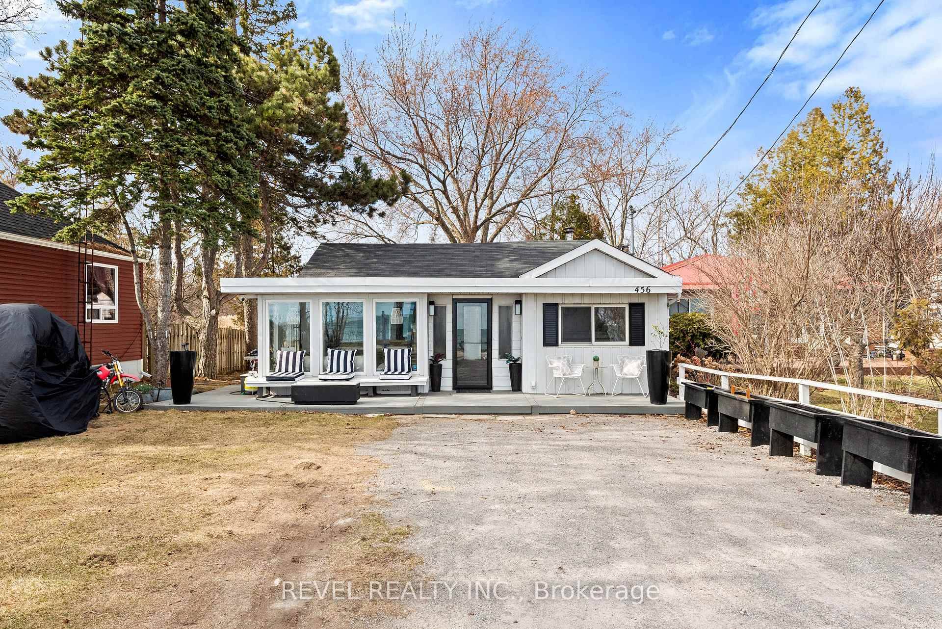 Welcome to 456 Crystal Beach Blvd, a rare opportunity to own a beautifully renovated waterfront bungalow on one of Whitbys most exclusive and peaceful streets.