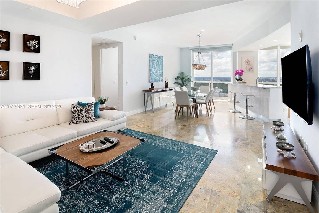 Luxuriously upgraded with stunning 30th floor panoramic skyline views from sought after Tower I, this exceptional 1, 435 SF 133 m2 residence plus a 450 SF terrace with private access ...