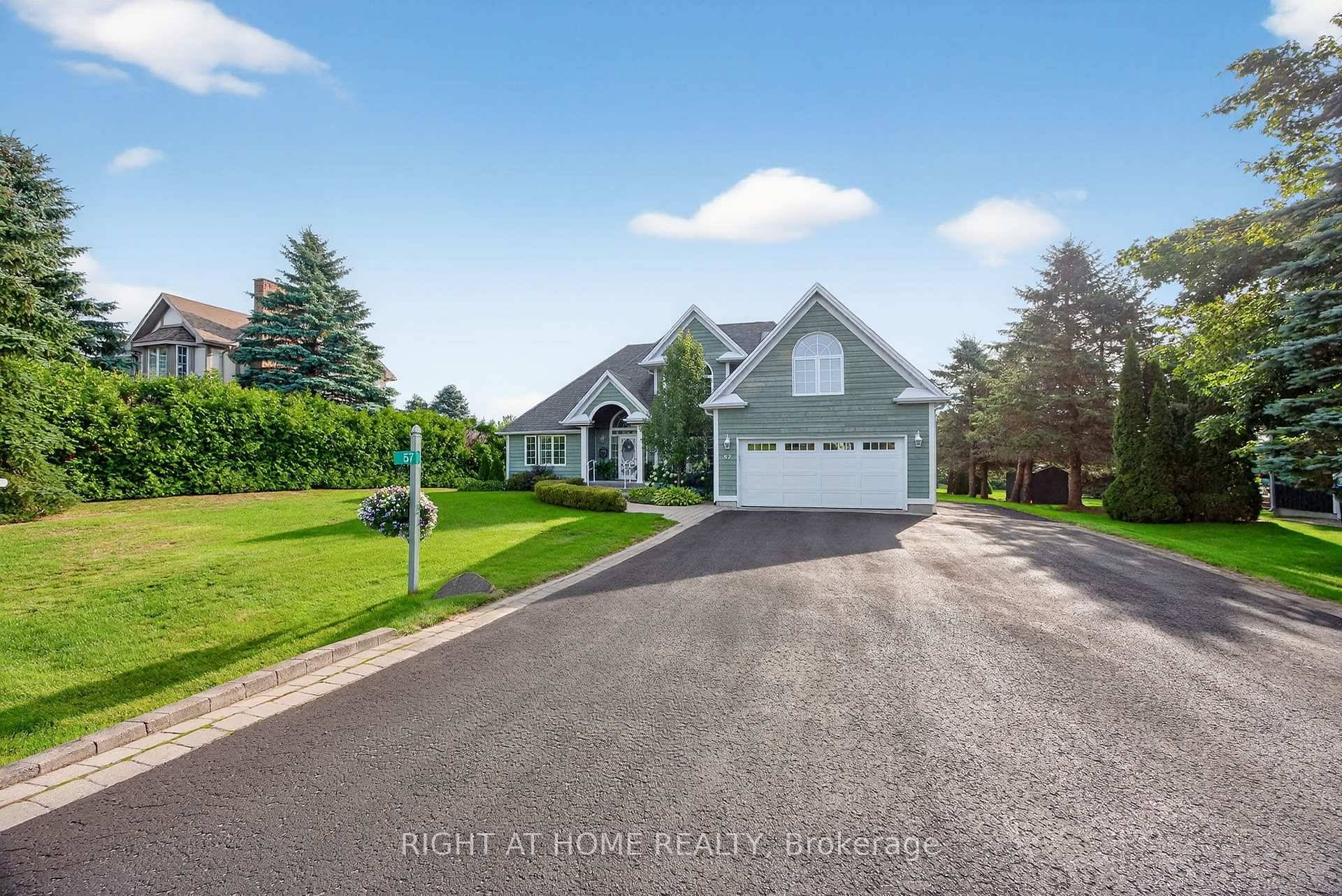 Welcome to this beautifully appointed family home located in a prestigious, sought after executive neighbourhood in Horseshoe Valley.