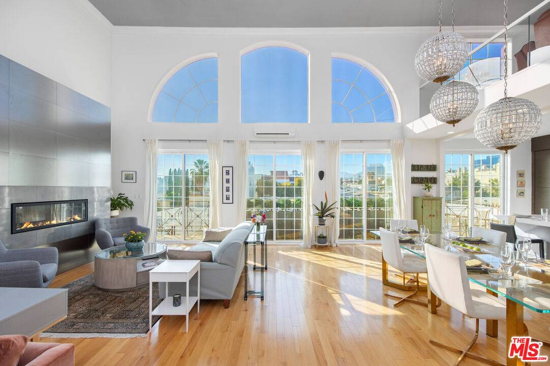 11723   Goshen Ave 4BR Brentwood La