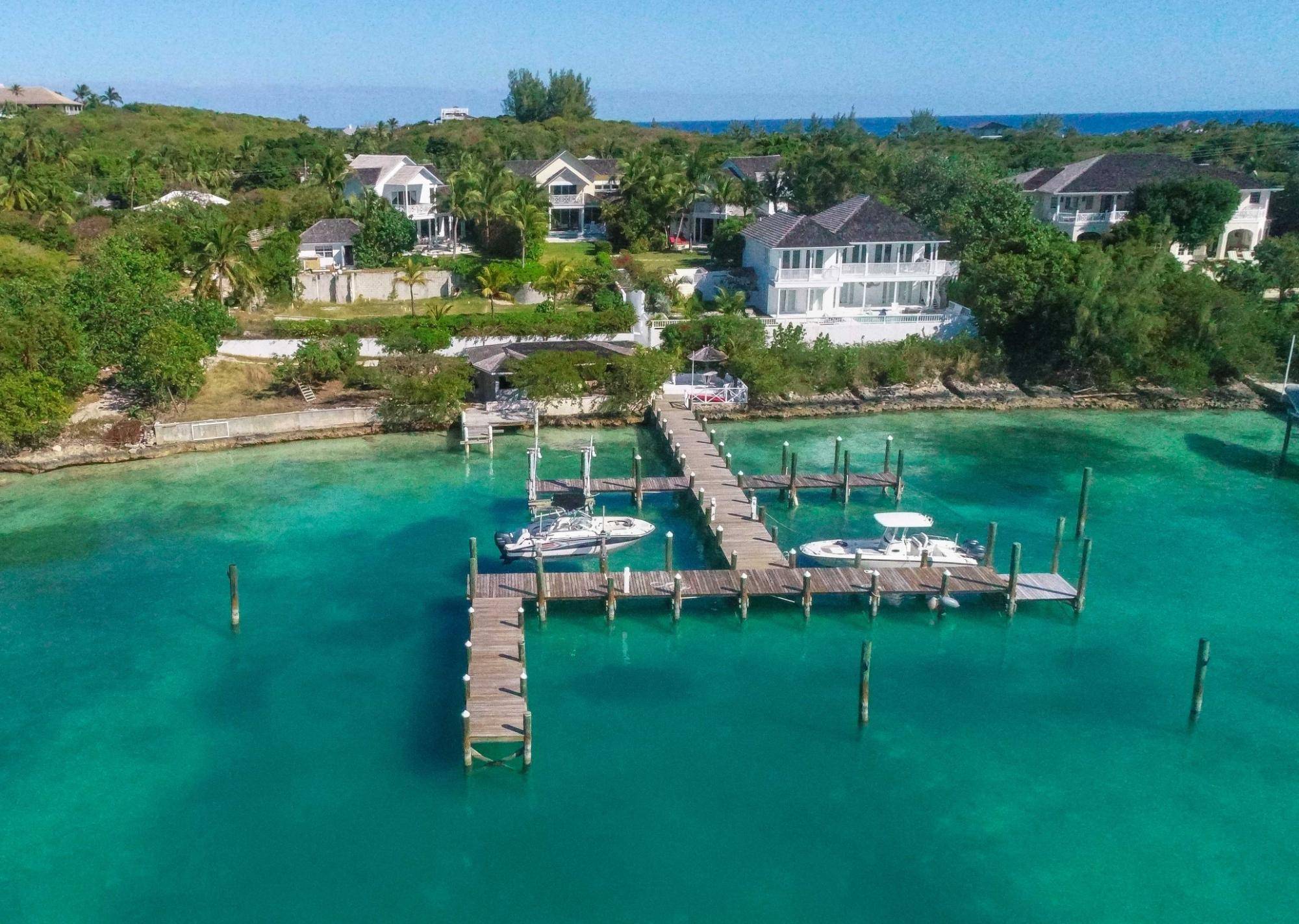 5-BEDROOM HOME WITH DOCK Single Family Home Harbour-Island Eleuthera